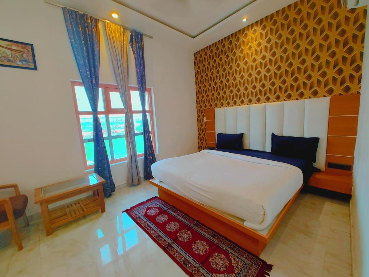 Avadh Sunshine Palace Hotel And Resort Ayodhya Exterior foto
