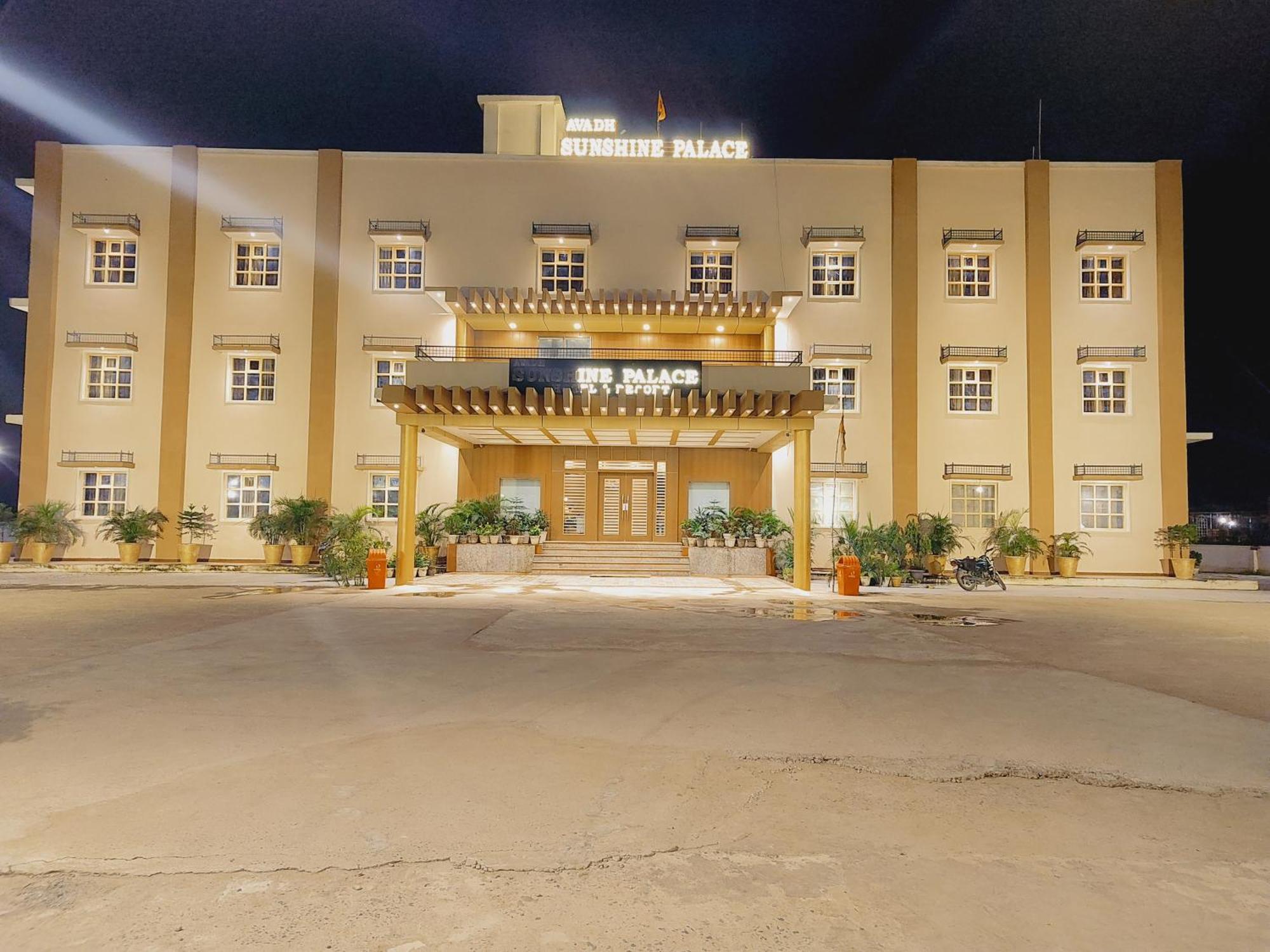 Avadh Sunshine Palace Hotel And Resort Ayodhya Exterior foto