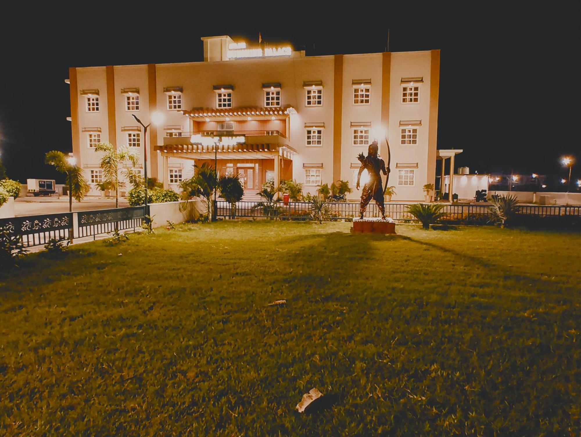 Avadh Sunshine Palace Hotel And Resort Ayodhya Exterior foto