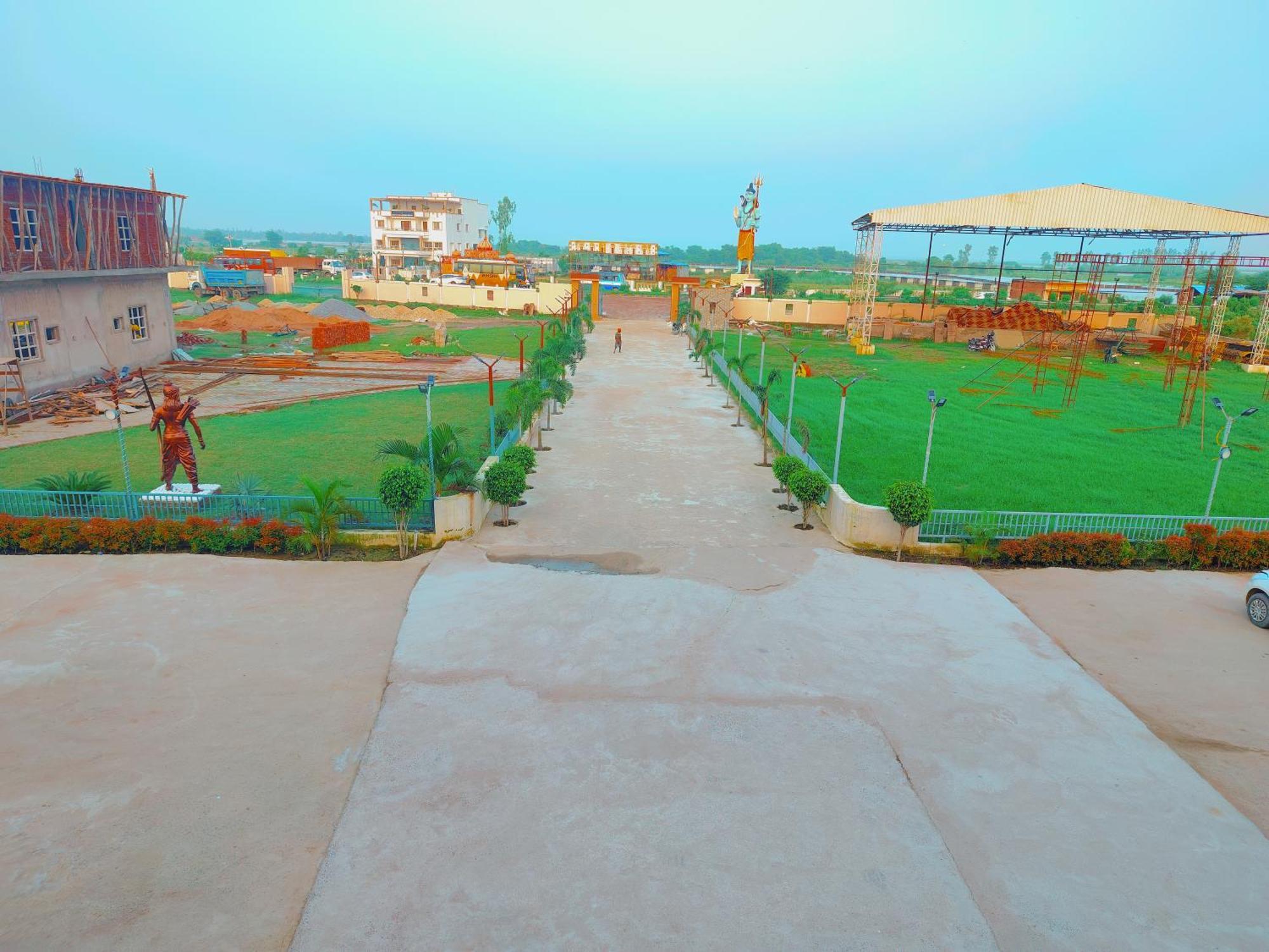 Avadh Sunshine Palace Hotel And Resort Ayodhya Exterior foto